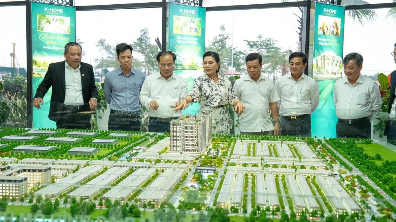 Bà Đặng Thị Kim Oanh tại buổi gặp mặt thứ trưởng Bộ xây dựng