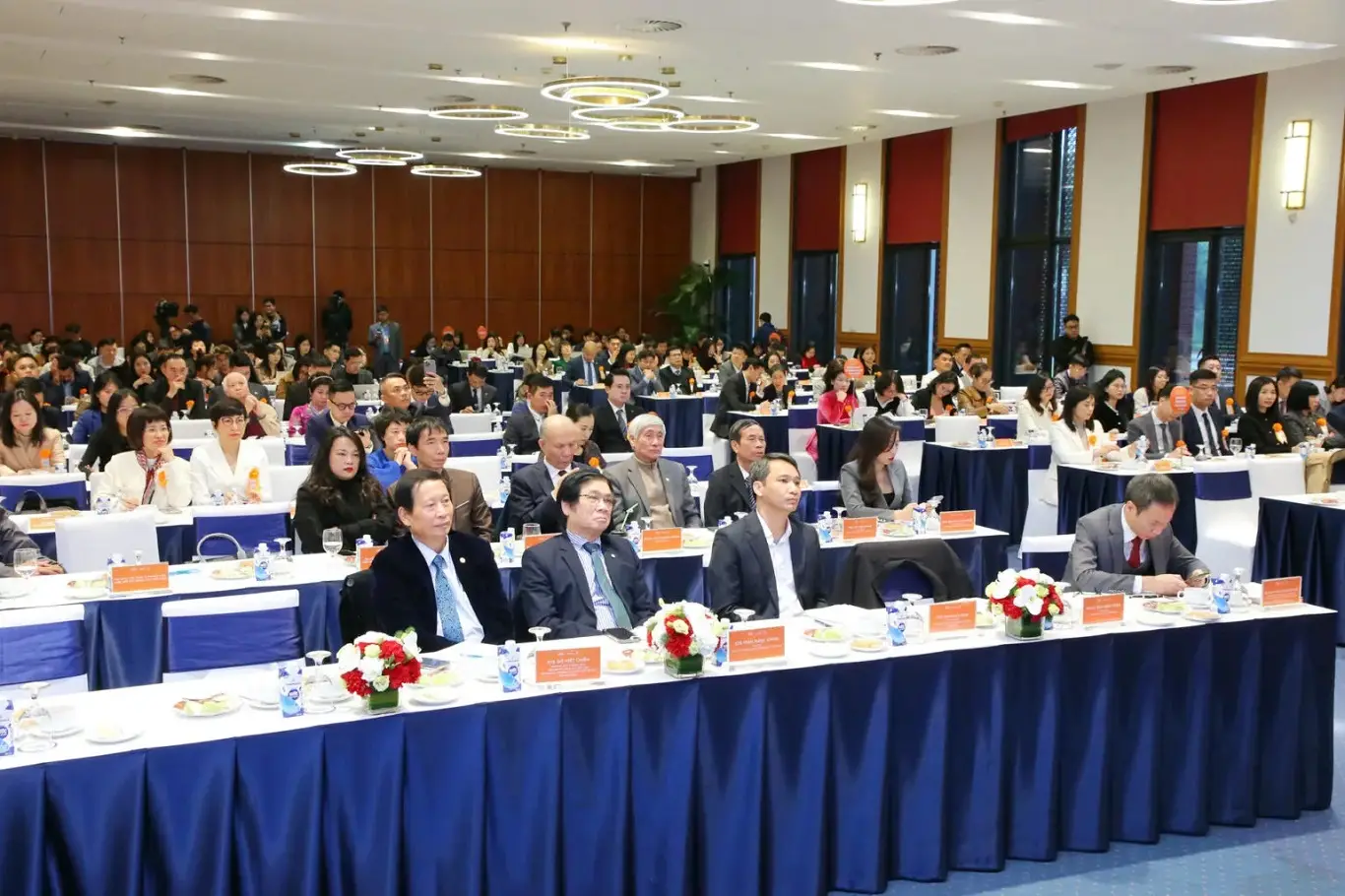 buoi-le-trao-gia-top-10-nha-phat-phat-trien-noxh-hang-dau-Viet-Nam