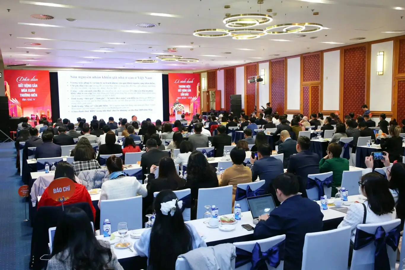 khong-khi-tai-le-trao-giai-Top-10-nha-phat-phat-trien-noxh-hang-dau-Viet-Nam