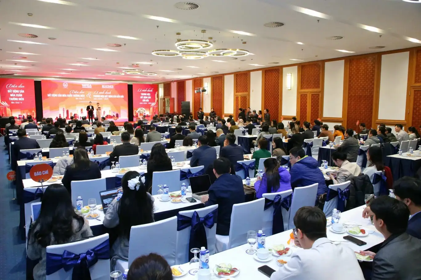 le-trao-giai-top-10-nha-phat-phat-trien-noxh-hang-dau-Viet-Nam