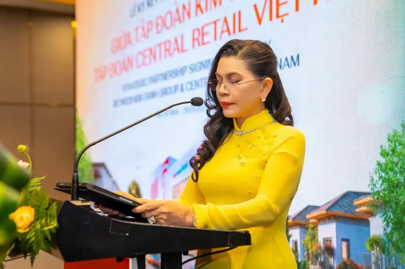 bà Đặng Thị Kim Oanh – Chủ tịch HĐQT kiêm Tổng Giám đốc Kim Oanh Group